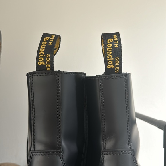 BRAND NEW WORN ONCE DR. MARTINS BLACK BOOT SIZE 11 - Picture 2 of 5